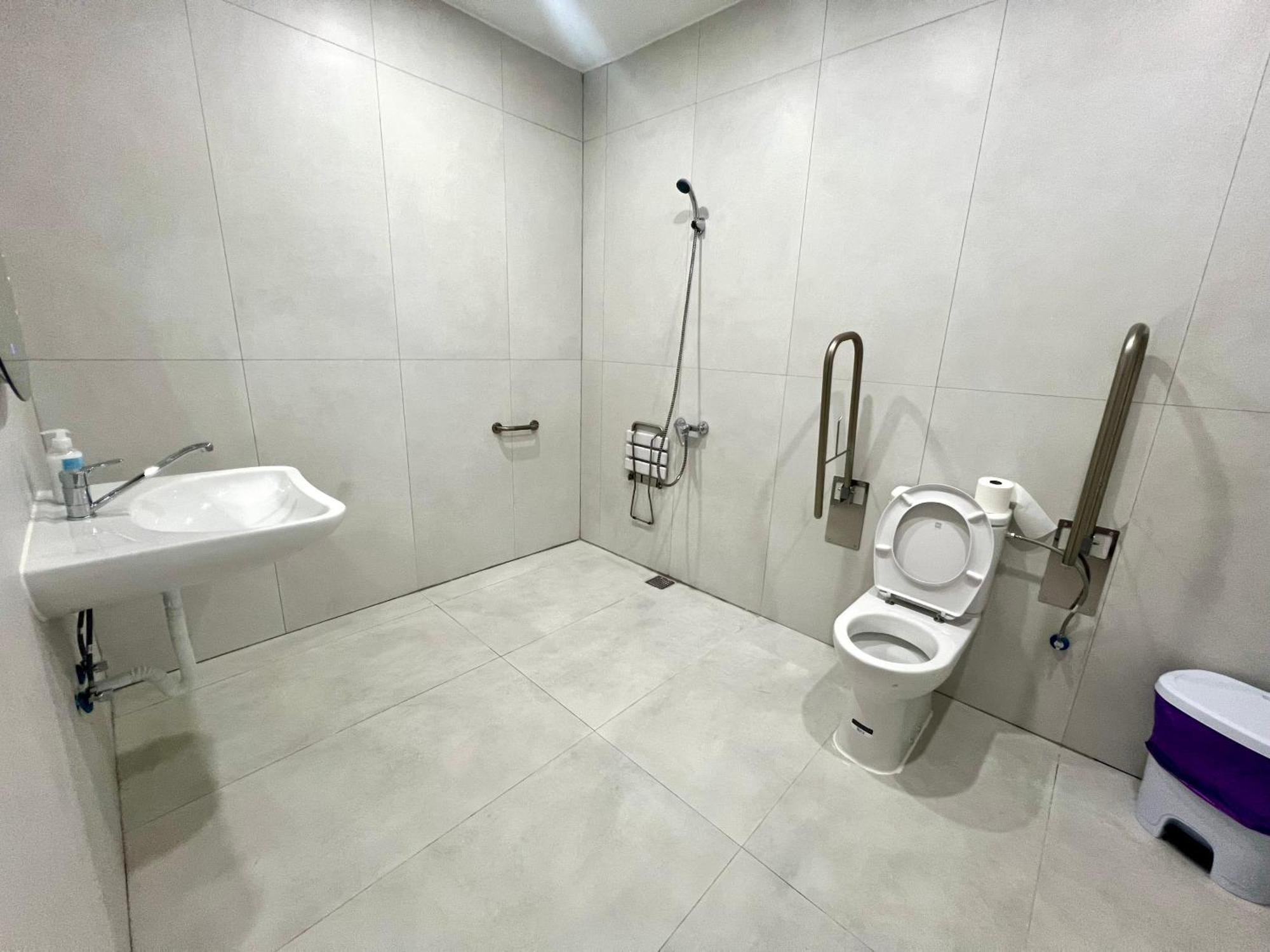 Hostel Oasis Madryt Zewnętrze zdjęcie