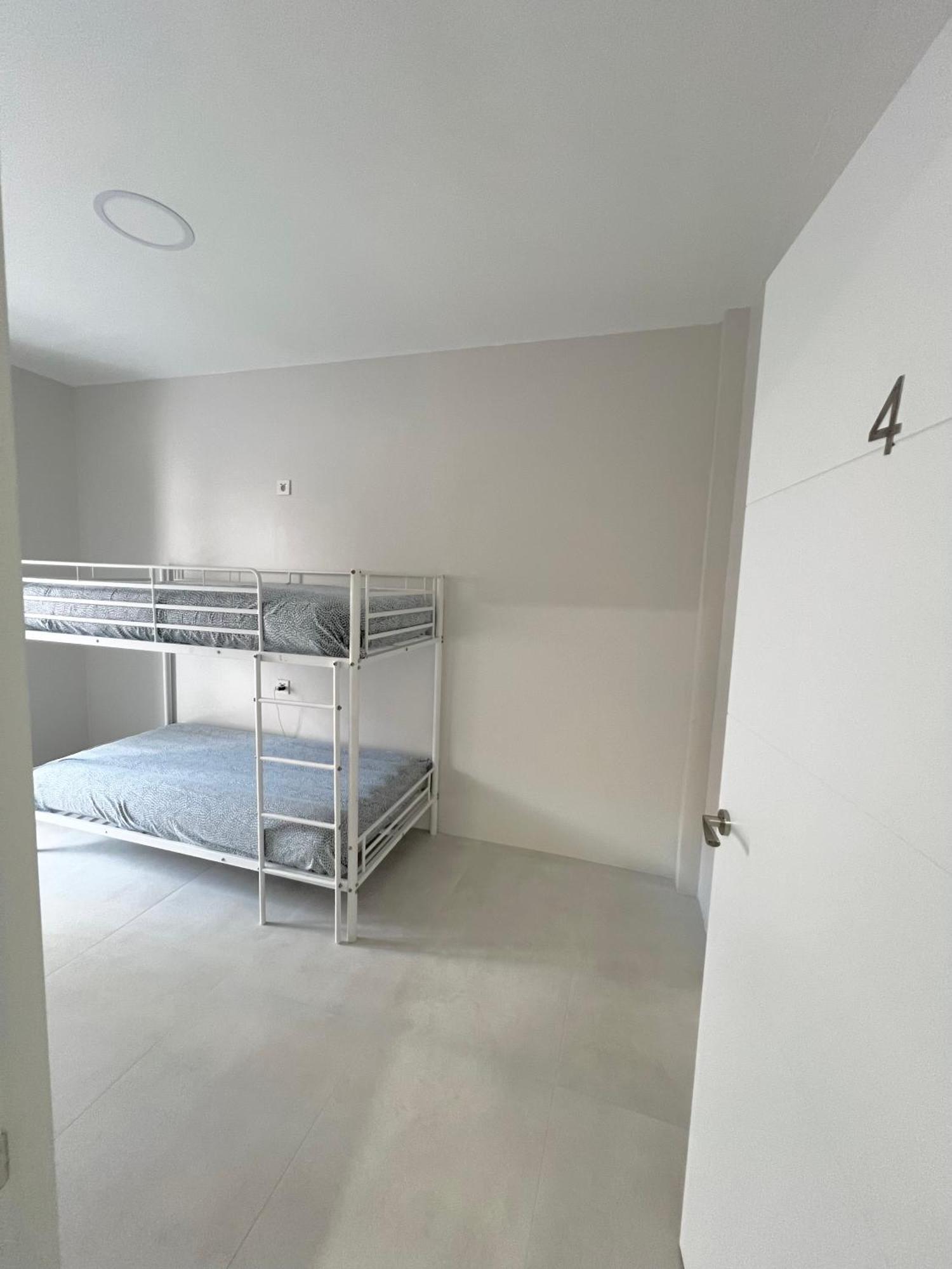 Hostel Oasis Madryt Zewnętrze zdjęcie