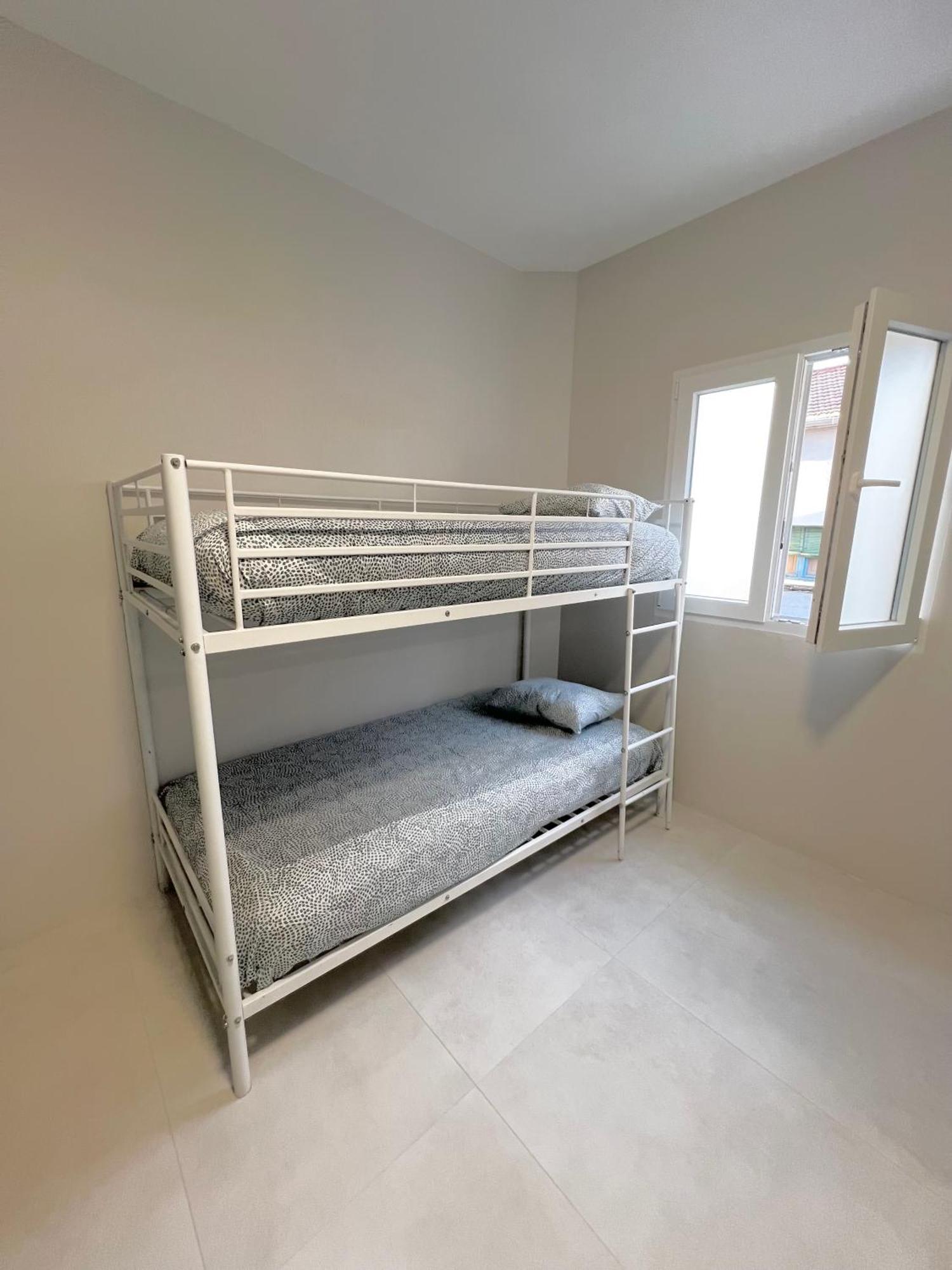 Hostel Oasis Madryt Zewnętrze zdjęcie