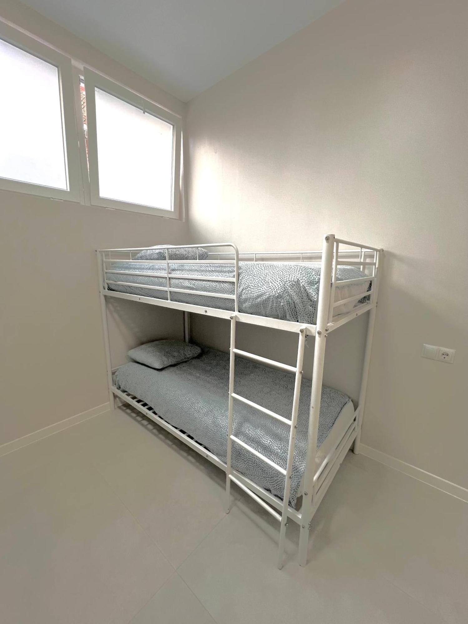 Hostel Oasis Madryt Zewnętrze zdjęcie