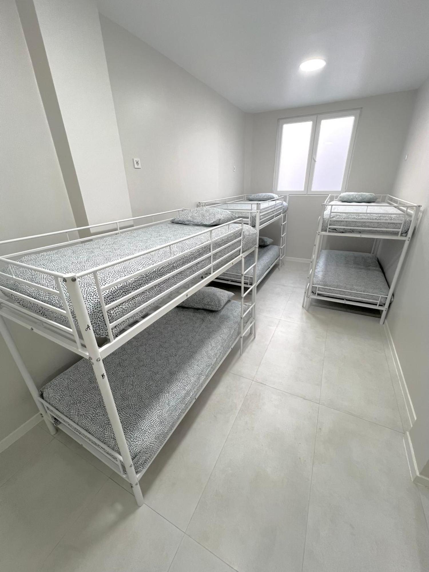 Hostel Oasis Madryt Zewnętrze zdjęcie