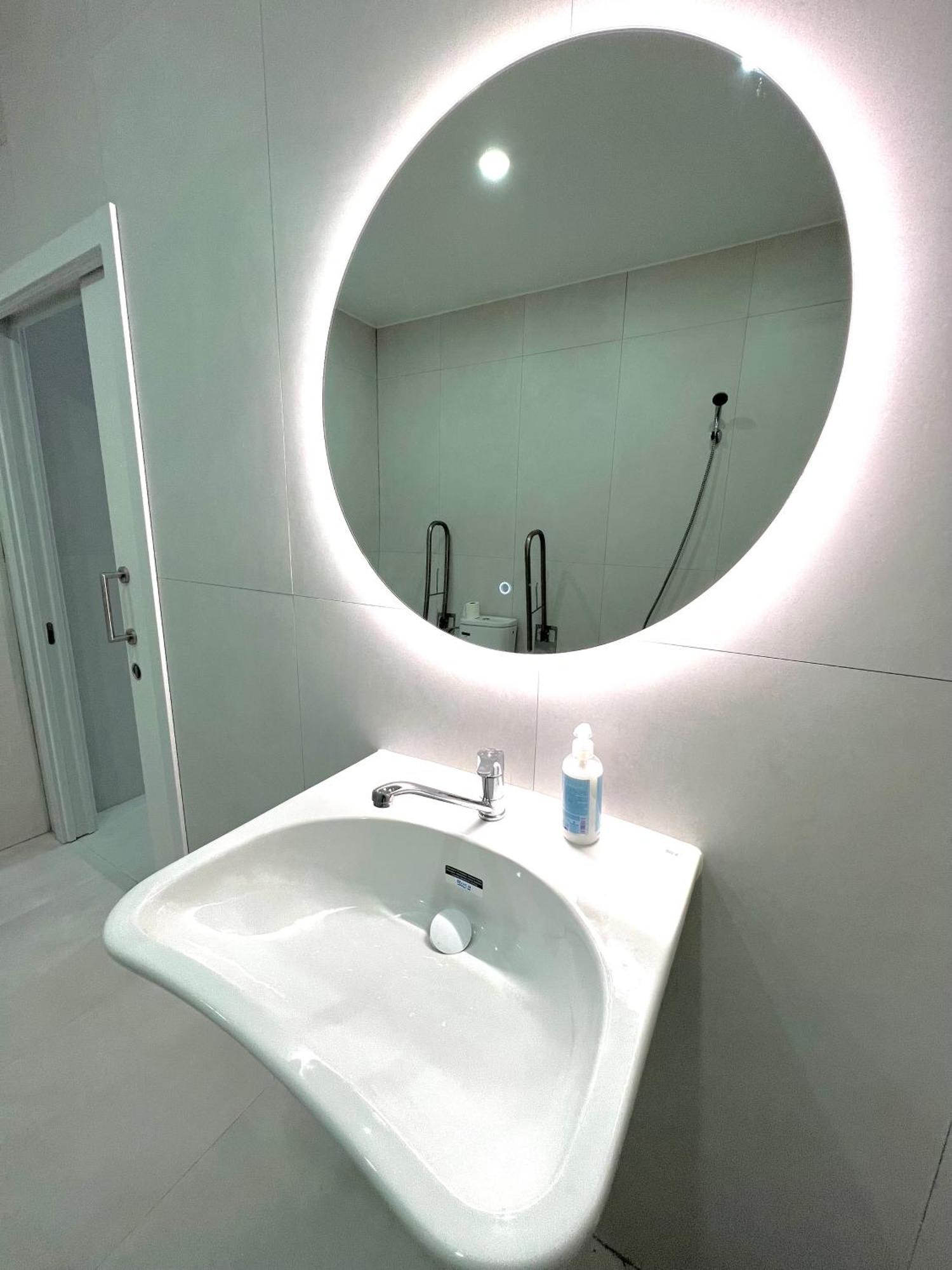 Hostel Oasis Madryt Zewnętrze zdjęcie