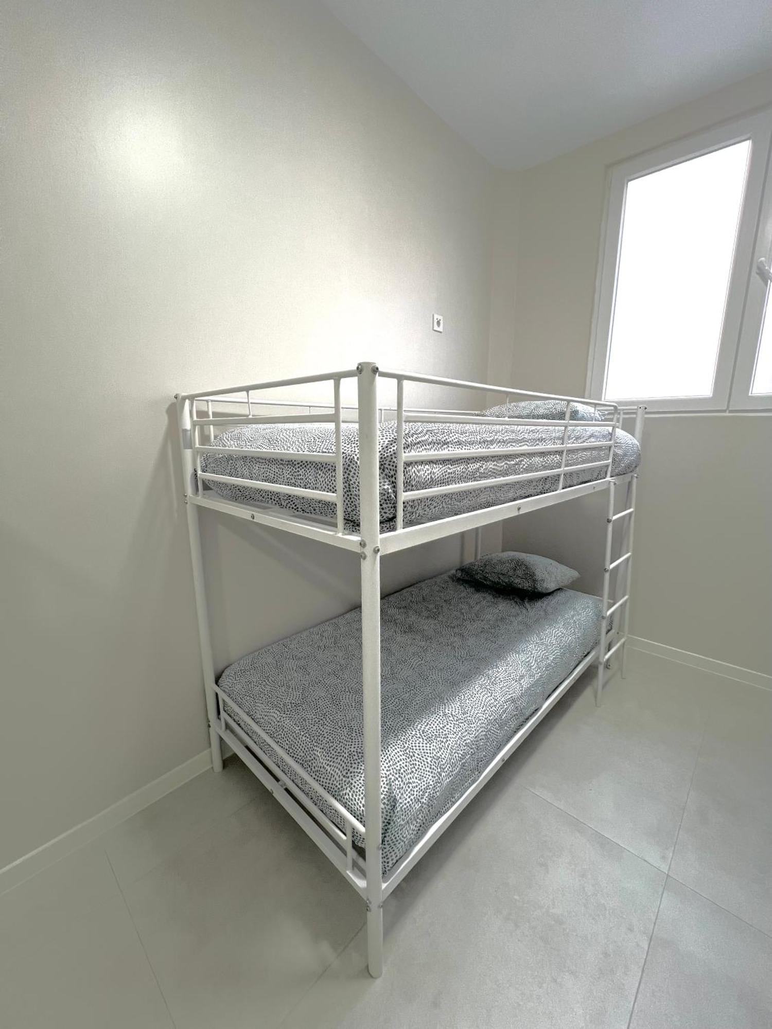 Hostel Oasis Madryt Zewnętrze zdjęcie