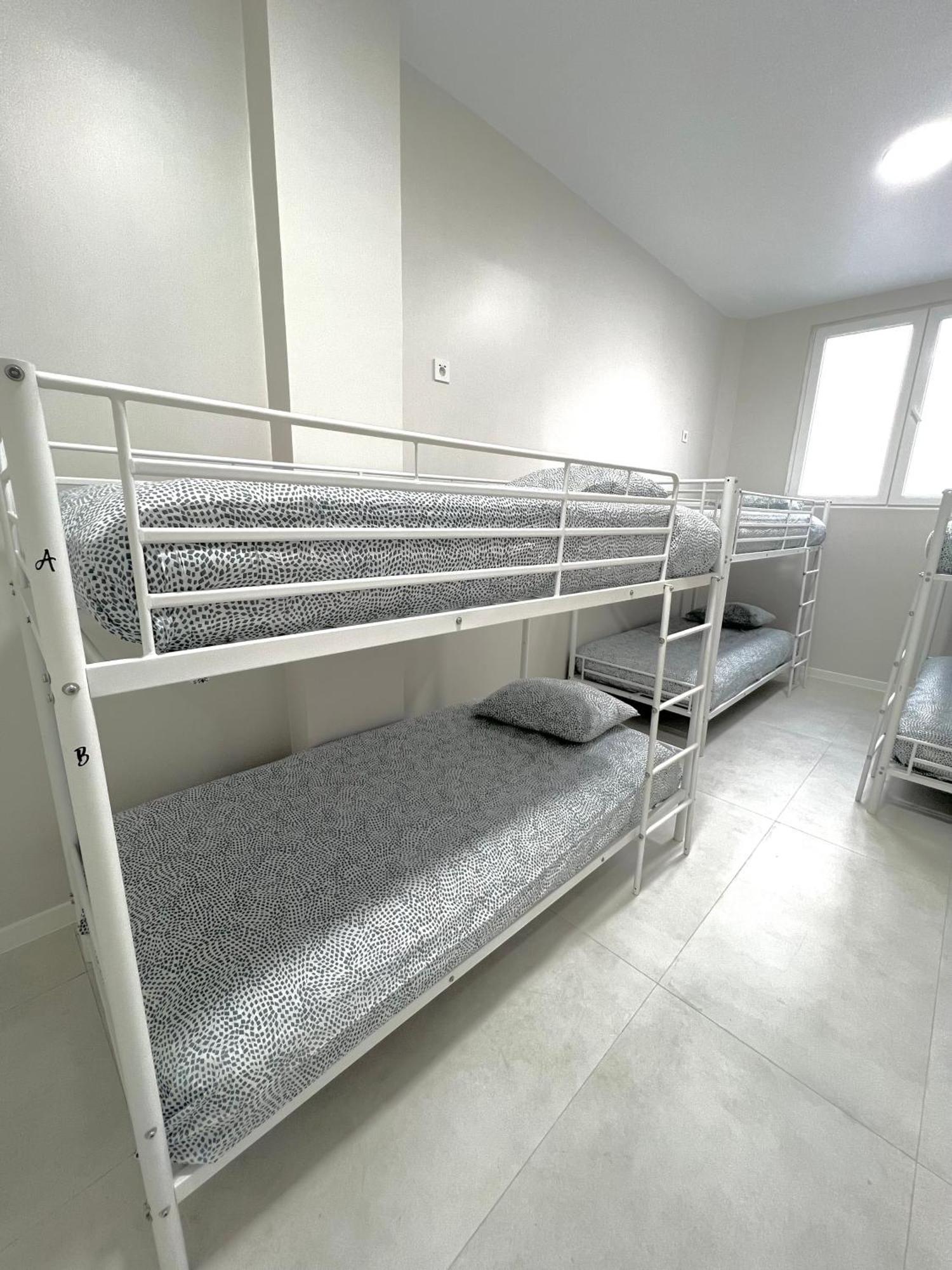 Hostel Oasis Madryt Zewnętrze zdjęcie